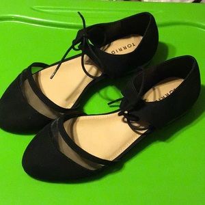 Black mesh flats
